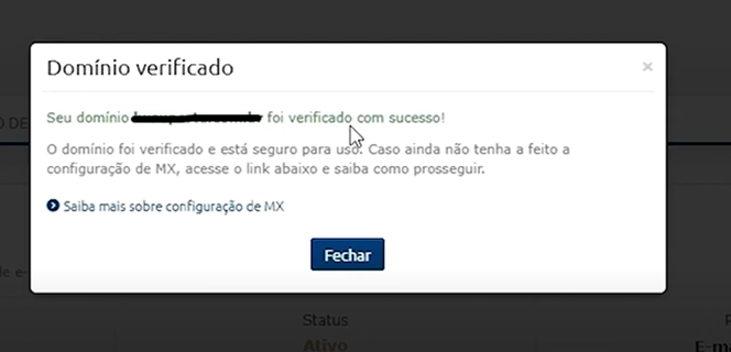 [Alt text: imagem da notificação com o título dizendo “domínio verificado”, o subtítulo “seu domínio foi verificado com sucesso!” e o corpo de texto “o domínio foi verificado e está seguro para uso. Caso ainda não tenha feito a configuração de MX, acesse o link abaixo e saiba como prosseguir”. O link disponibilizado descreve com mais detalhes como funciona a configuração de MX.]