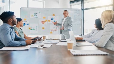 O briefing é um material essencial para guiar os times envolvidos no desenvolvimento de um projeto.
