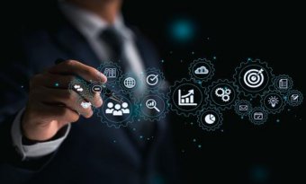 O sistema operacional tornou mais prático e eficiente o carregamento de programas em um computador
