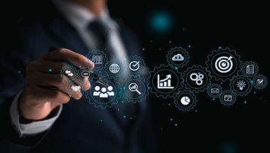 O sistema operacional tornou mais prático e eficiente o carregamento de programas em um computador