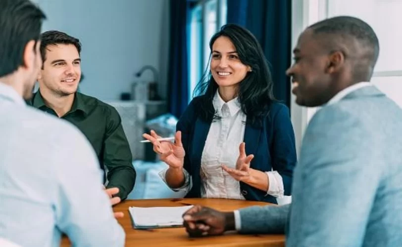 o employer branding diz respeito à forma como a organização é vista pelos colaboradores atuais