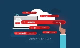 A ilustração representa o processo de registrar domínio na internet. Um laptop exibe uma página de registro de domínios, enquanto extensões populares como .com, .org, .email e .in aparecem como opções disponíveis para compra. Uma mão digital está prestes a clicar no botão "Buy Now", simbolizando a escolha e aquisição de um nome de domínio.